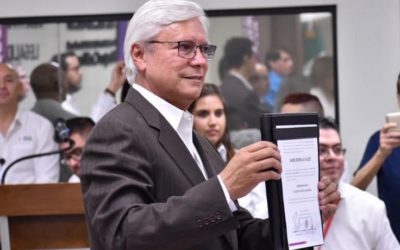 Jaime Bonilla recibe constancia de gobernador electo de BC