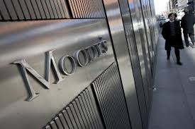 Menor creación de empleos afectaría a bancos pequeños: Moody’s