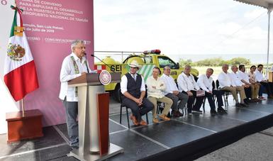 Anuncia AMLO mil mdp para  ampliar Aeropuerto Tamuín, SLP