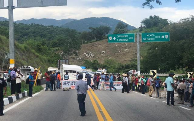 Campesinos anuncian bloqueos carreteros para el  jueves