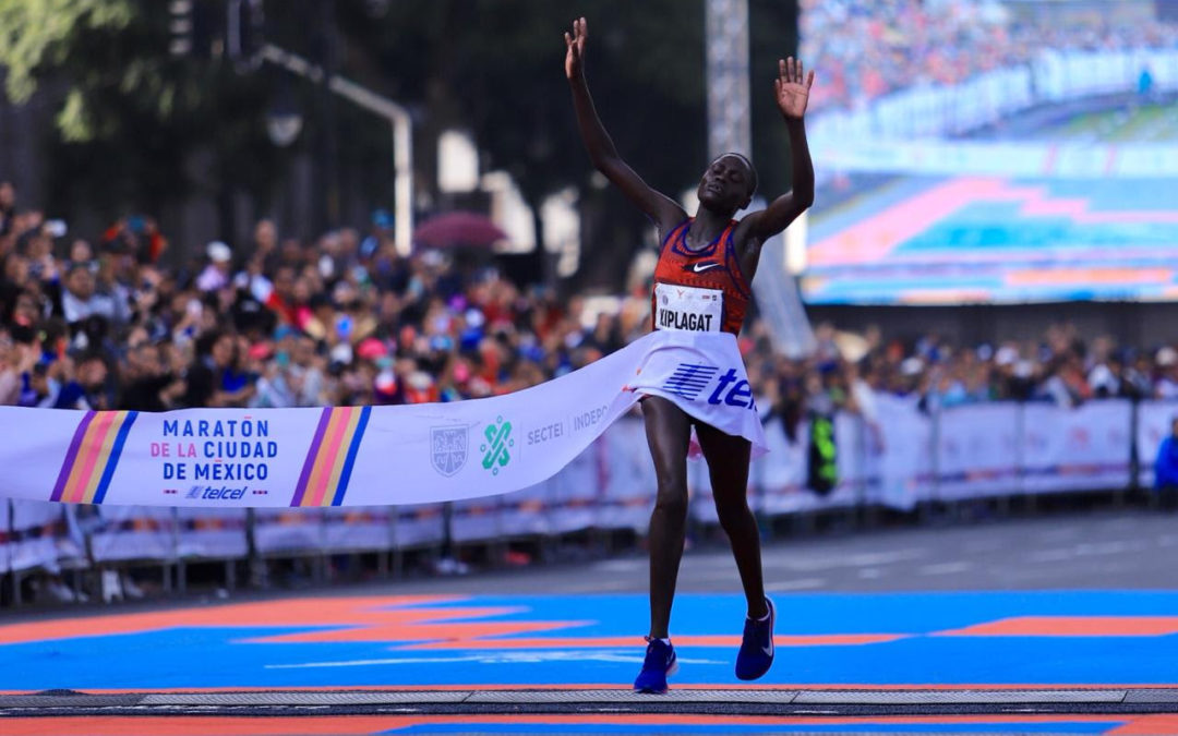 Rompe récord absoluto keniata Kiplagat en Maratón de CDMX 2019