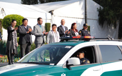 Entrega Sheinbaum nuevas patrullas a Xochimilco