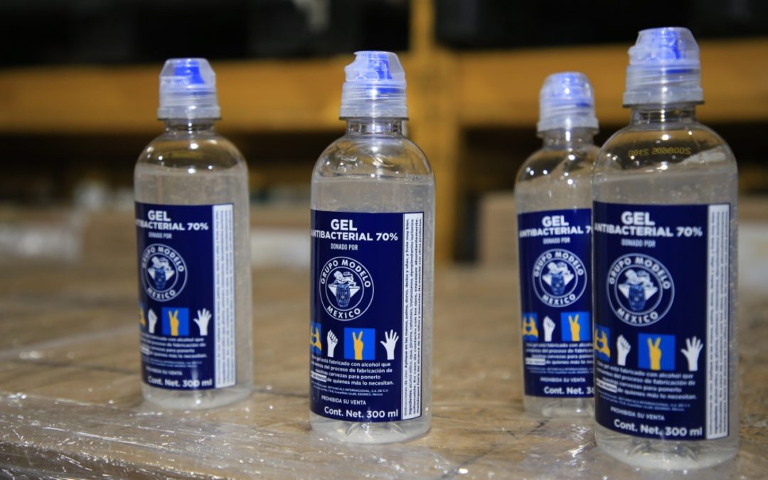 IMSS y Grupo Modelo inician entrega de 300 mil botellas de gel antibacterial