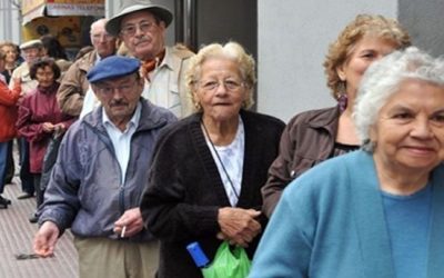 En apoyo a la economía popular reciben adultos mayores 5 mil 240 pesos como adelanto de pensión
