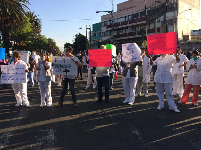 Personal médico de CDMX protesta por falta de insumos