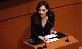 Lilly Téllez deja bancada de Morena en el Senado