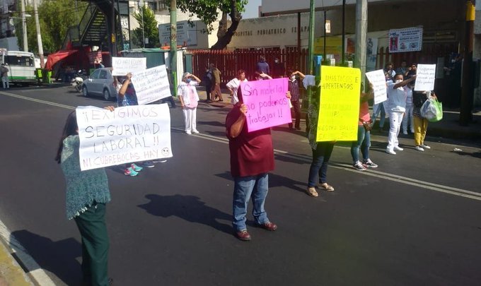 Médicos bloquean Ermita-Iztapalapa en demanda de insumos