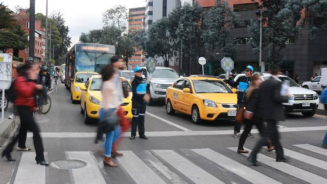 Instan a automovilistas a respetar zonas exclusivas para peatones