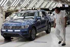 Reanudará Volkswagen actividades con 30% del personal