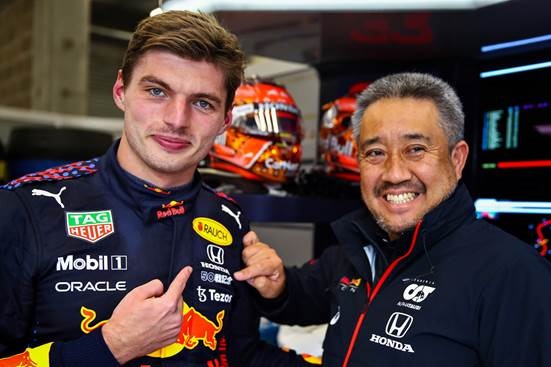 Max gana interrumpida carrera de F1 para Red Bull Honda