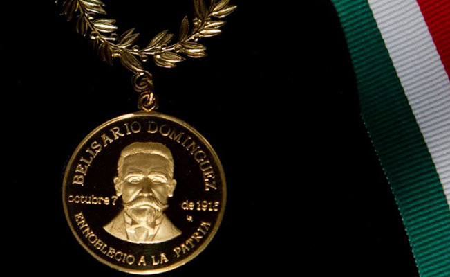 Propone Alejandro Rojas a Muñoz Ledo para la Medalla Belisario Domínguez