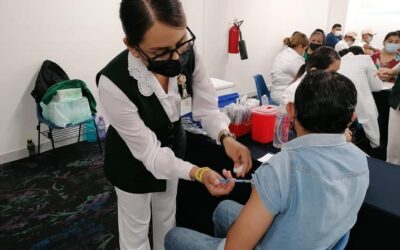 Continúa en CDMX aplicación de refuerzo de vacuna a rezagados