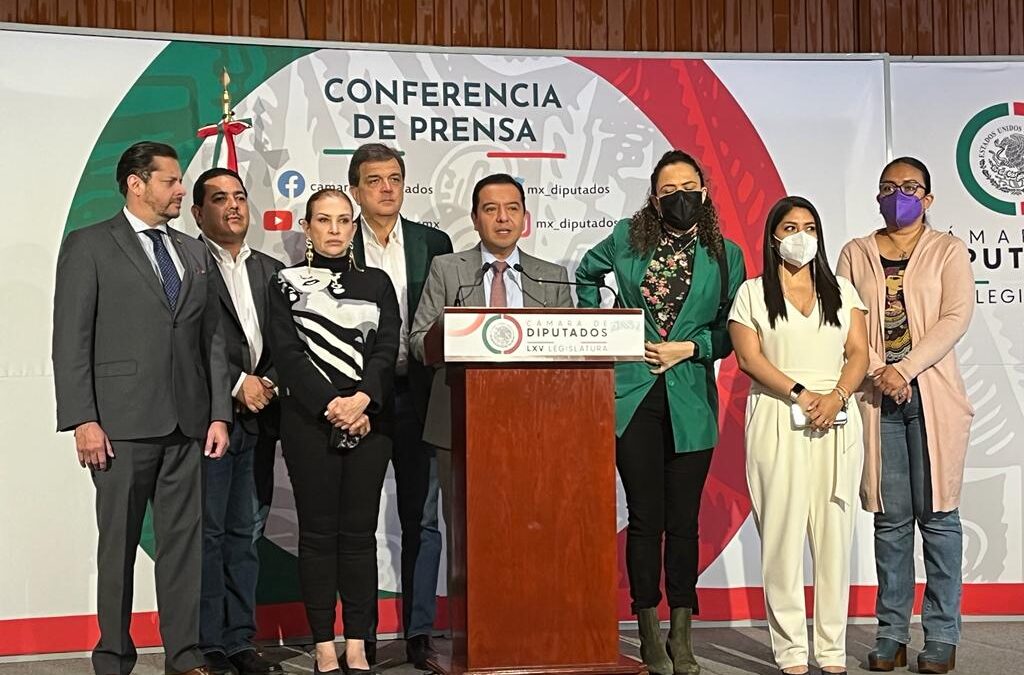 Exigen diputados de Va X México versión pública a FGJCDMX sobre Línea 12