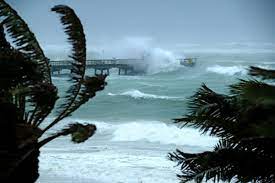 ‘Lisa’ ya es huracán categoría 1; impactará en Q. Roo