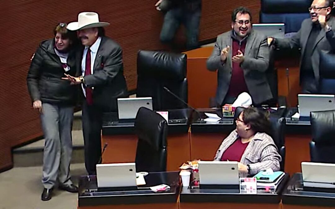 Solicitan licencia senadores Delfina Gómez y Armando Guadiana
