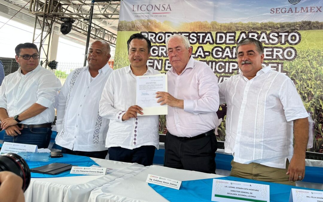 Firma Segalmex-Liconsa convenio con Veracruz para aumentar producción de leche