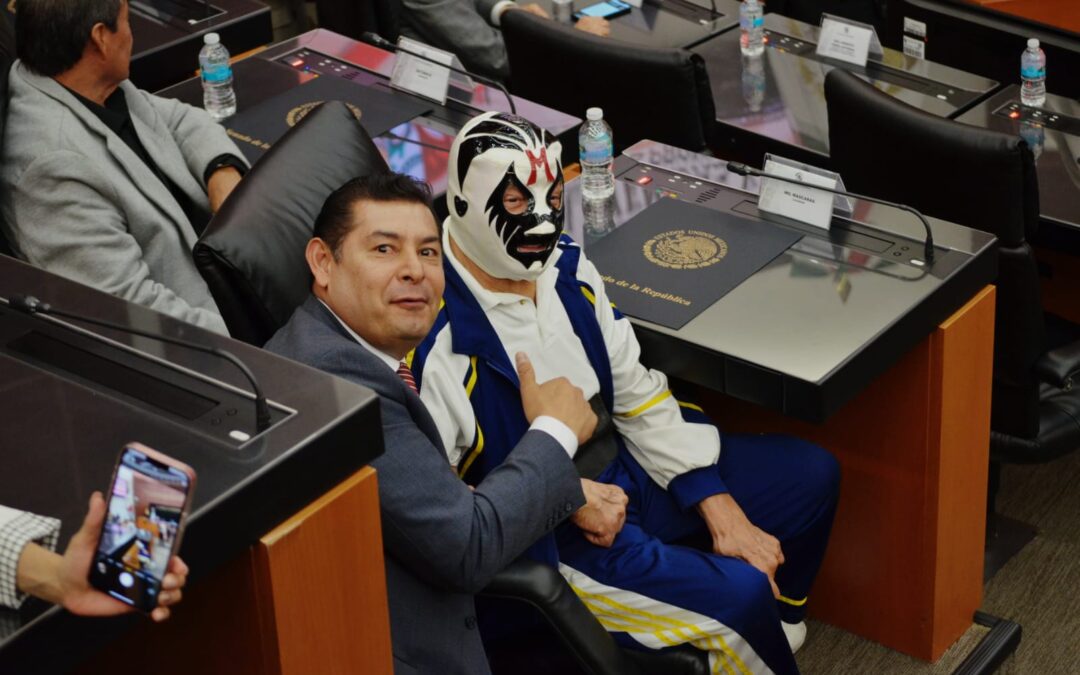 Reconoce Senado trayectoria de exponentes de la lucha libre mexicana