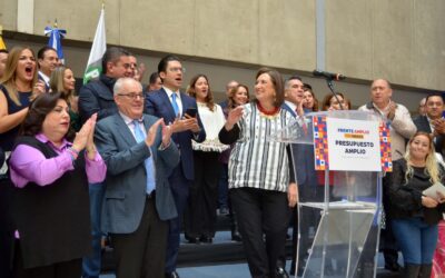 Ante el Frente Amplio por Mexico,  Xóchitl presenta «El presupuesto para todos».