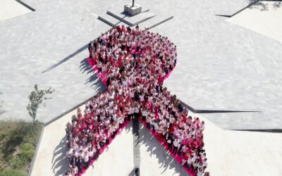 Forman en Diputados lazo humano rosa por lucha contra el cáncer de mama