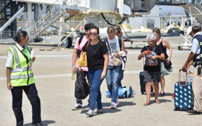Salen primeros vuelos de Acapulco a CDMX con turistas varados