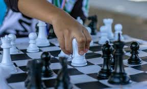 Plantean incluir aprendizaje del ajedrez en programas educativos