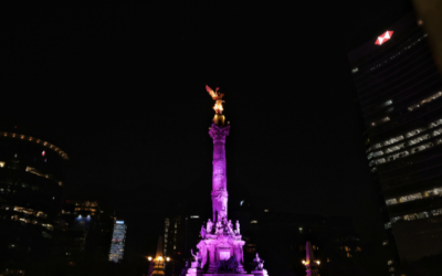 Iluminan monumentos y edificios emblemáticos de CDMX por Día de la Mujer